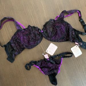 Agent Provocateur lace bra and thong set. Brand new never worn. Bra:32D Thong:2